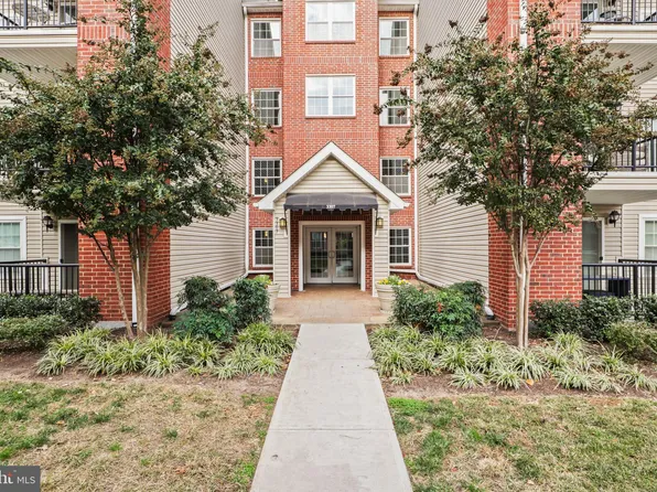 3307 Wyndham Cir APT 3157, Alexandria, VA 22302