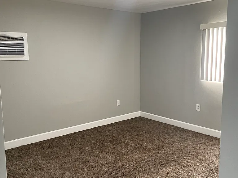 1427 Kimball Ave — Photo 12