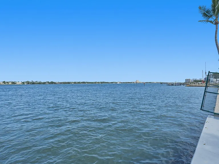 2800 N Flagler Dr #410 — Photo 24