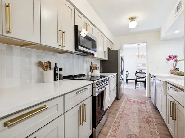 6030 Birchbrook Dr APT 223, Dallas, TX 75206