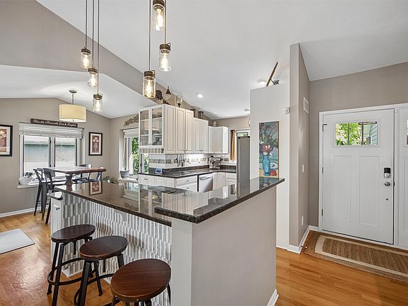 4th image of 2817 Virginia Pl