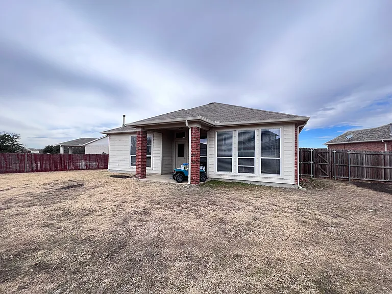 6441 Payton Dr — Photo 20