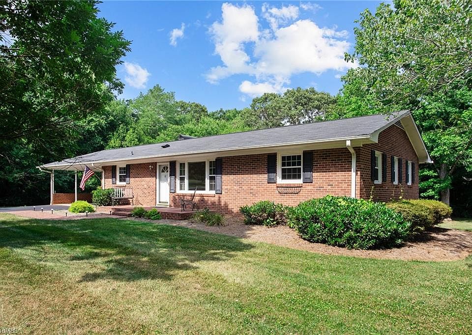1st image of 305 Benbow Dr