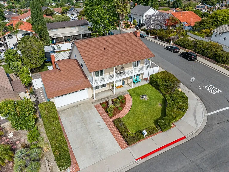 24935 Spadra Ln — Photo 3