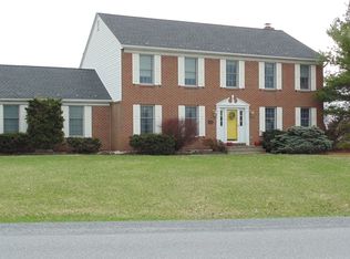 8488 Redhaven St, Fogelsville, PA 18051