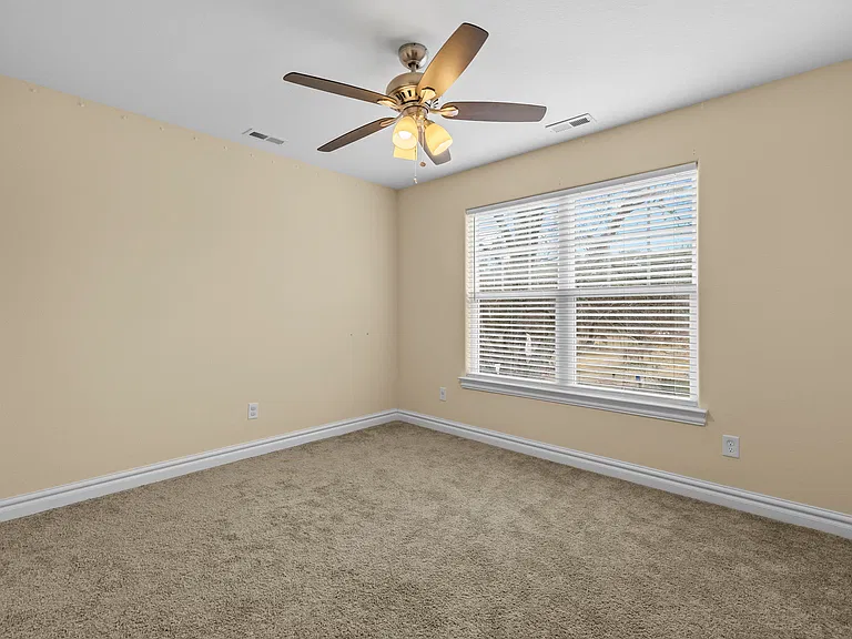 710 Beach Rd — Photo 7