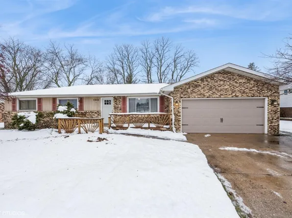1948 Jackson St, Portage, IN 46368