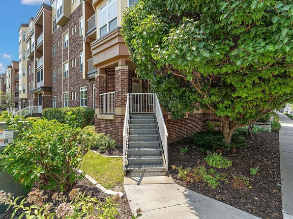 2407 39th Ave NE Unit 113, Saint Anthony, MN 55421