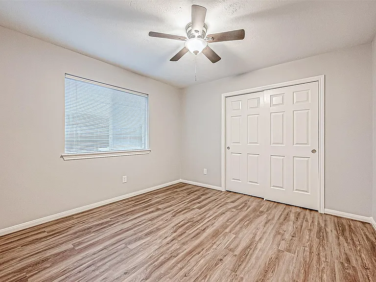 1524 Robin Ave — Photo 23