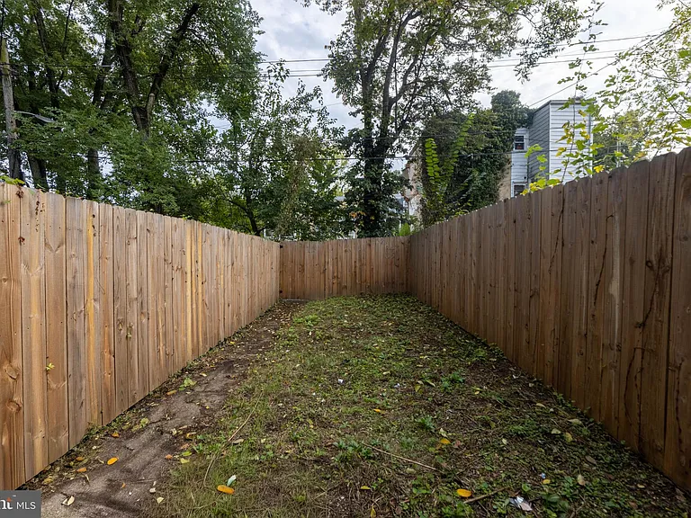2721 W Mosher St — Photo 18