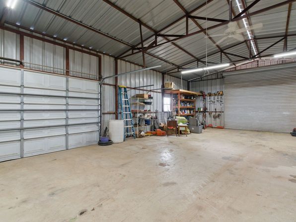 654 County Road 4227, Decatur, TX 76234