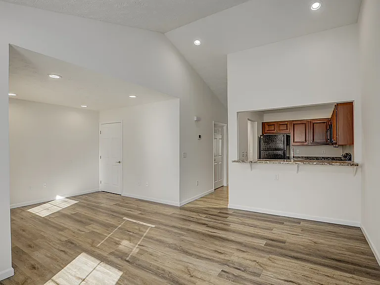 1245 Sparta Dr — Photo 8
