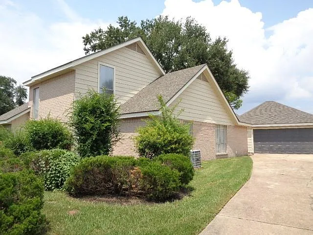 14410 Muirfield Ln — Photo 4