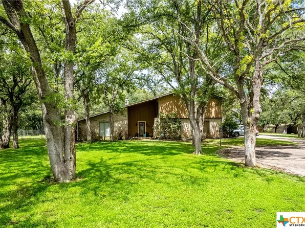 710 N Sarah Dewitt Dr, Gonzales, TX 78629