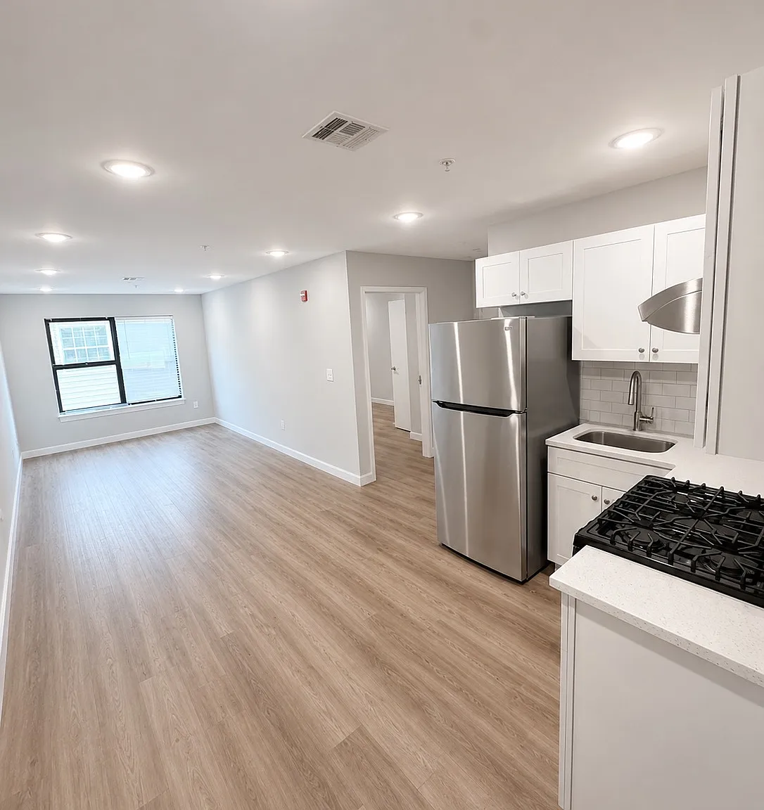 1 bed, $1,718 — Photo 2