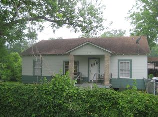 310 N Brockman Rd, Clute, TX 77531