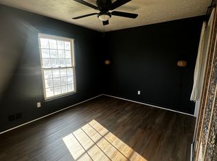 7724 Kim Dr, Louisville, KY 40214