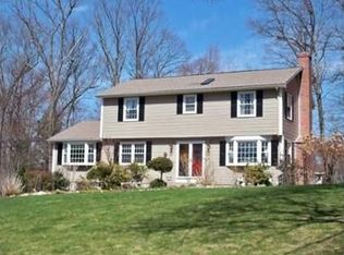 6 Hemingway Rd, Wilbraham, MA 01095