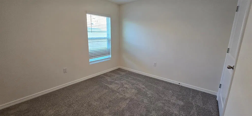4 bed, 2.0 bath, 1827 sqft, $1,800 — Photo 4
