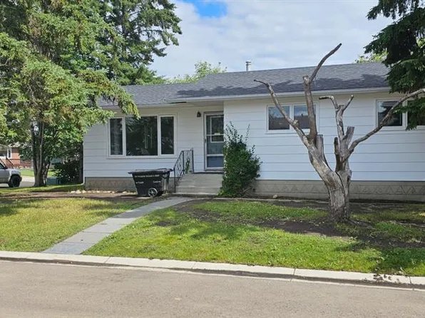 29 W Northstar Dr, Lacombe, AB T4L 1S1