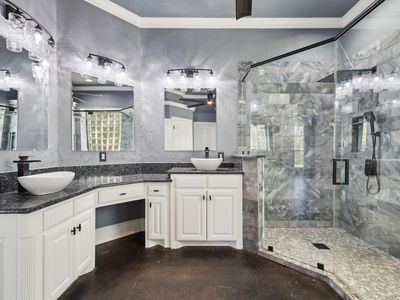 1217 Carousel Dr, Bedford, TX, 76021