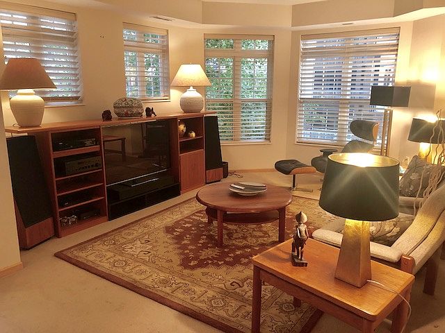1st image of 2405 39th Ave NE Unit 205