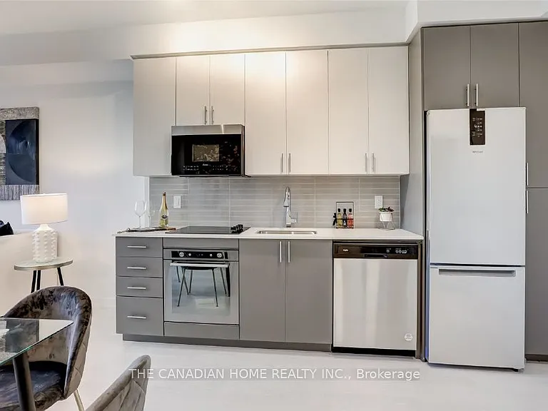 415 Main St W #402 — Photo 5