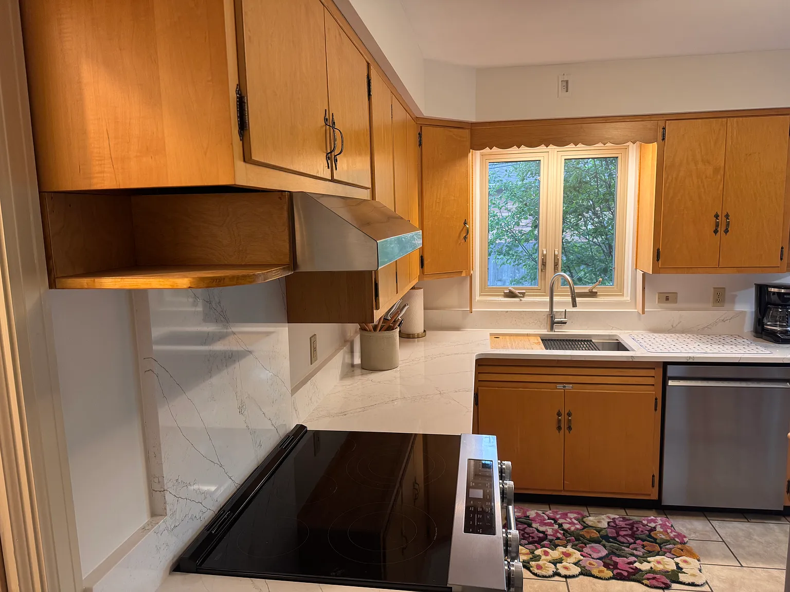 3 bed, 1896 sqft, $4,000 — Photo 2