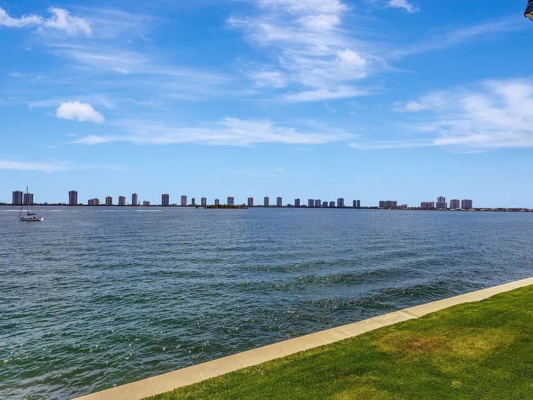 100 Shore Ct #210 — Photo 28