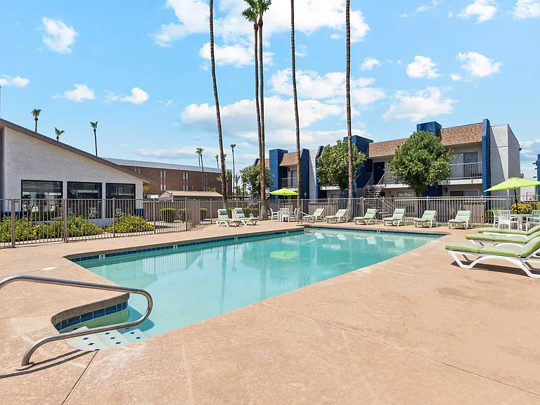 Sorrento Apartments — Photo 6