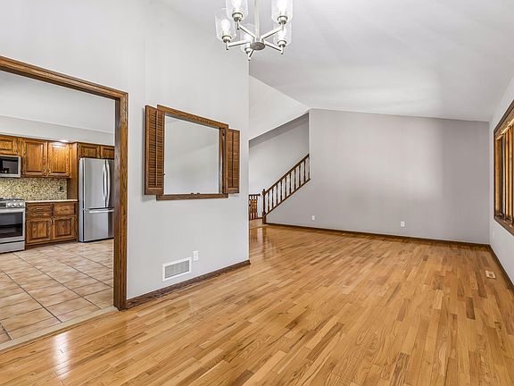 4th image of 10000 31st Ave N