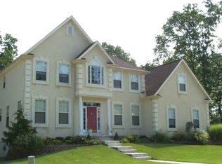 104 Fox Chase Ct, Woolwich Township, NJ 08085