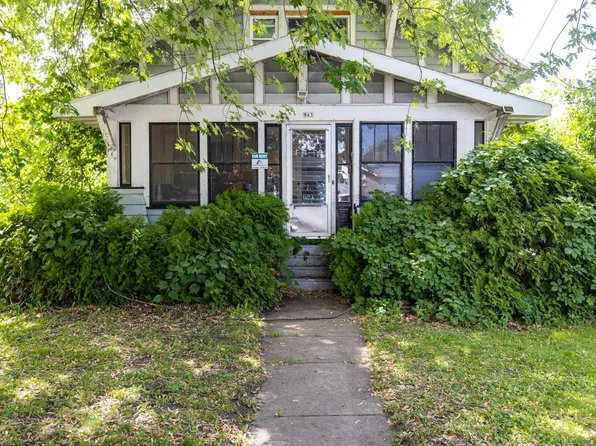 863 Jackson St, Oshkosh, WI 54901