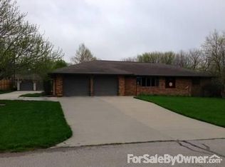 302 E 2nd St, Firth, NE 68358
