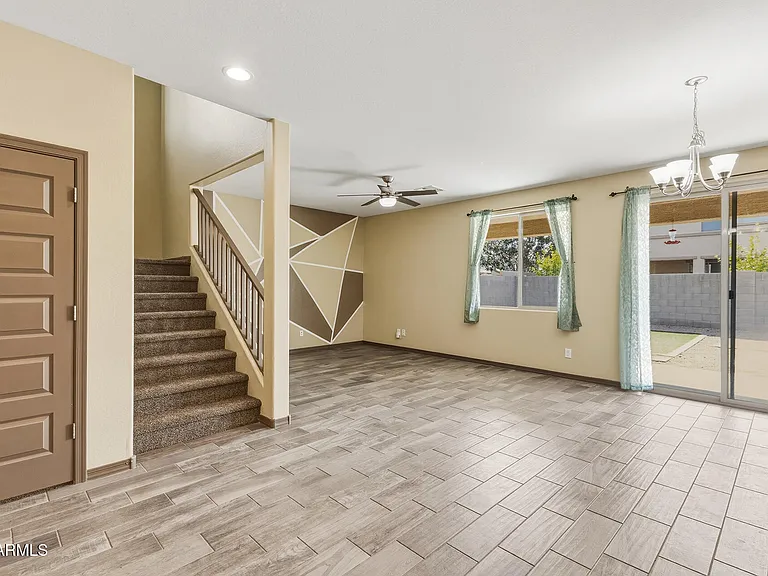 7422 S 28th Pl — Photo 12