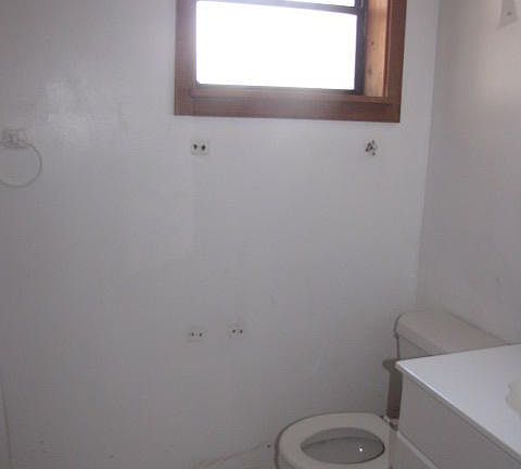 5th image of 145 Pearl Ave