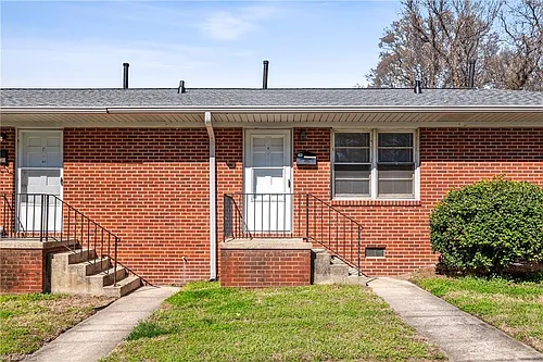 217 McIver St #D Photo 1