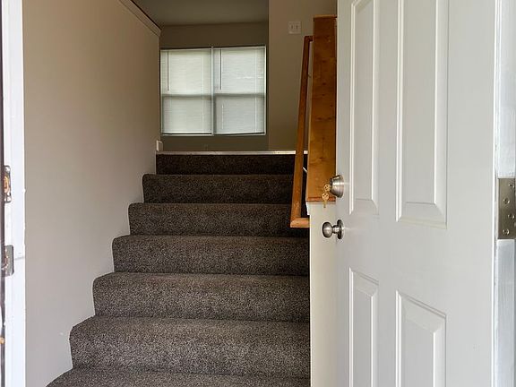 4th image of 203 Baker St
