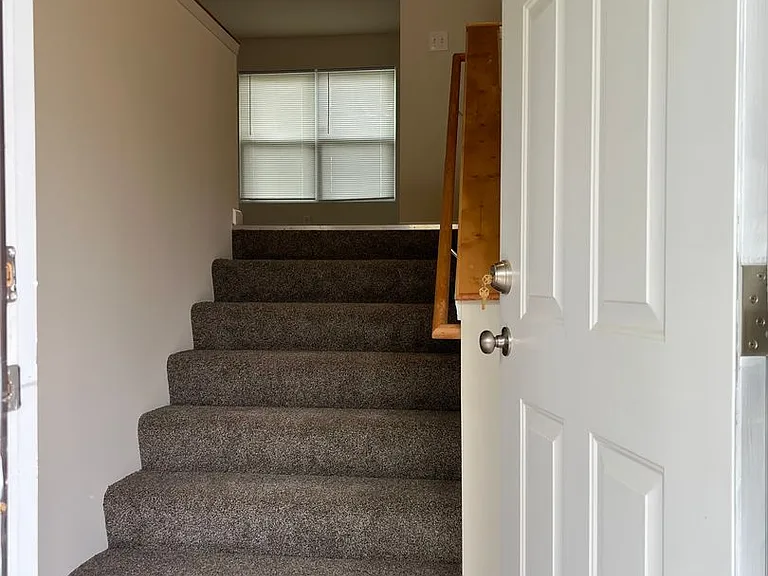161 Baker St — Photo 17