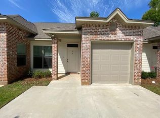 712 Heavens Dr #D, Mandeville, LA 70471