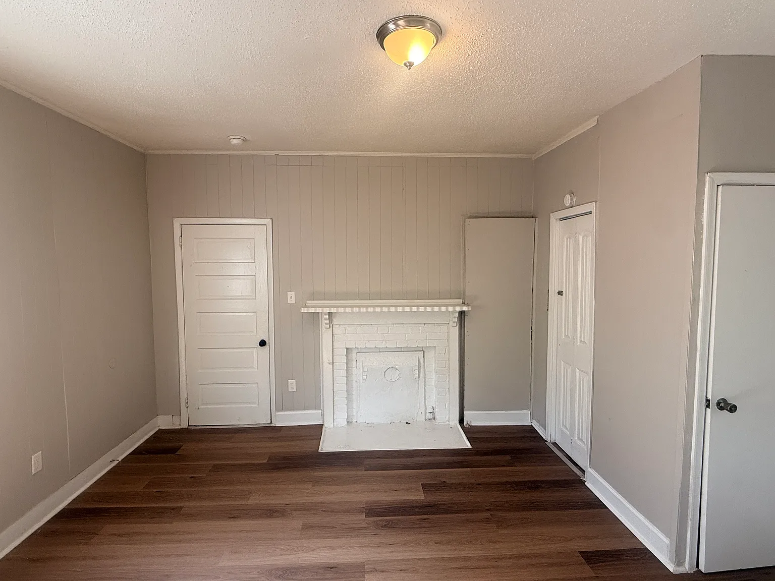 3 bed, 1106 sqft, $1,200 — Photo 2