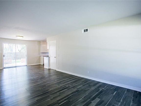 4th image of 1806 Baxley Dr