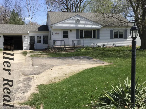 1535 N Broadway St, Hastings, MI 49058