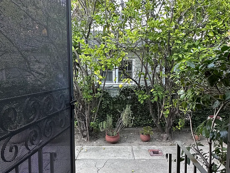 4419 Ledge Ave — Photo 33