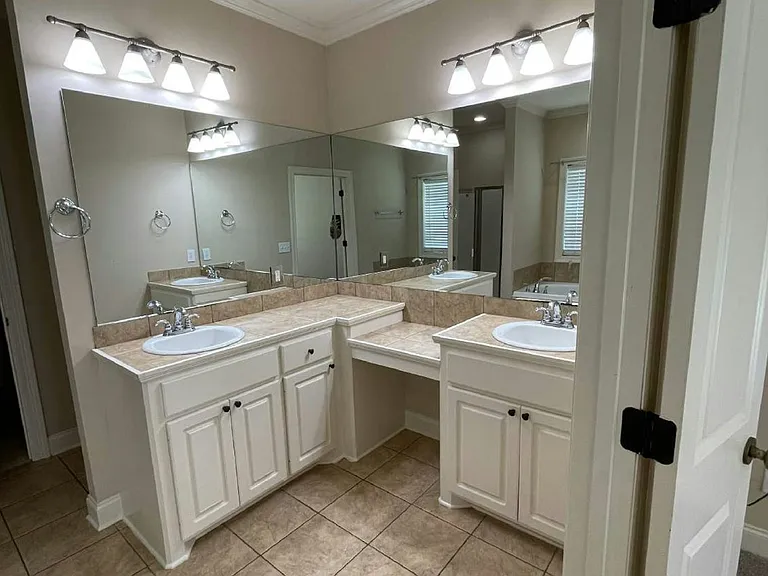 141 Creekside Dr — Photo 8