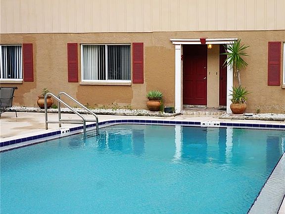 4th image of 300 6th St N Unit E-3