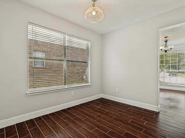 3900 Columbus Dr — Photo 33