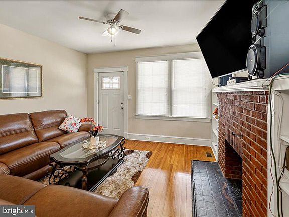 3rd image of 3606 Patterson Ave