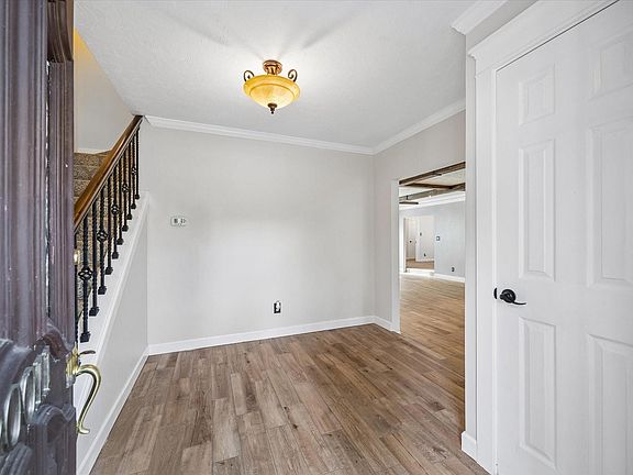 3rd image of 20011 Lucia Ln