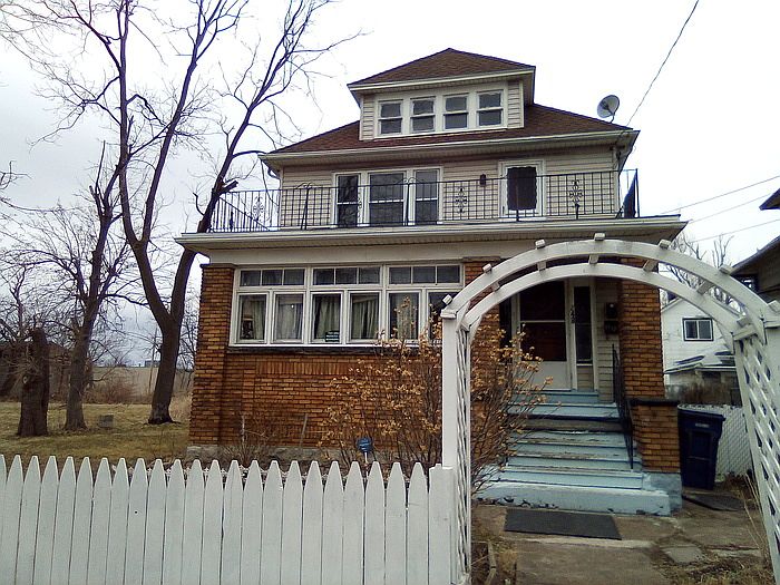 1st image of 248 Dewey Ave
